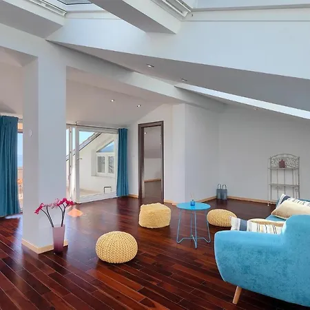 Beautiful In With Outdoor Swimming Pool Holiday home *